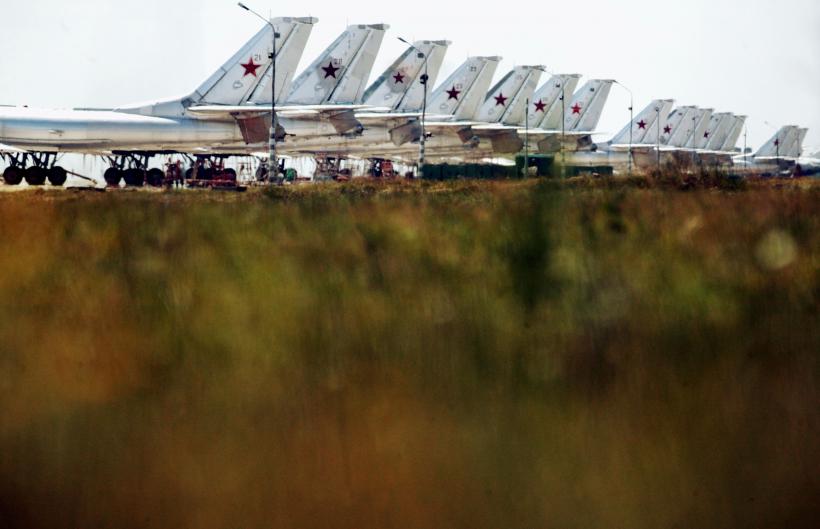 Război în Ucraina, ziua 309: Alarme de raid aerian în Kiev și Herson. Rusia a doborât o dronă în apropierea bazei militare Engels. O rachetă a forțelor ucrainene a căzut în Belarus 18817611