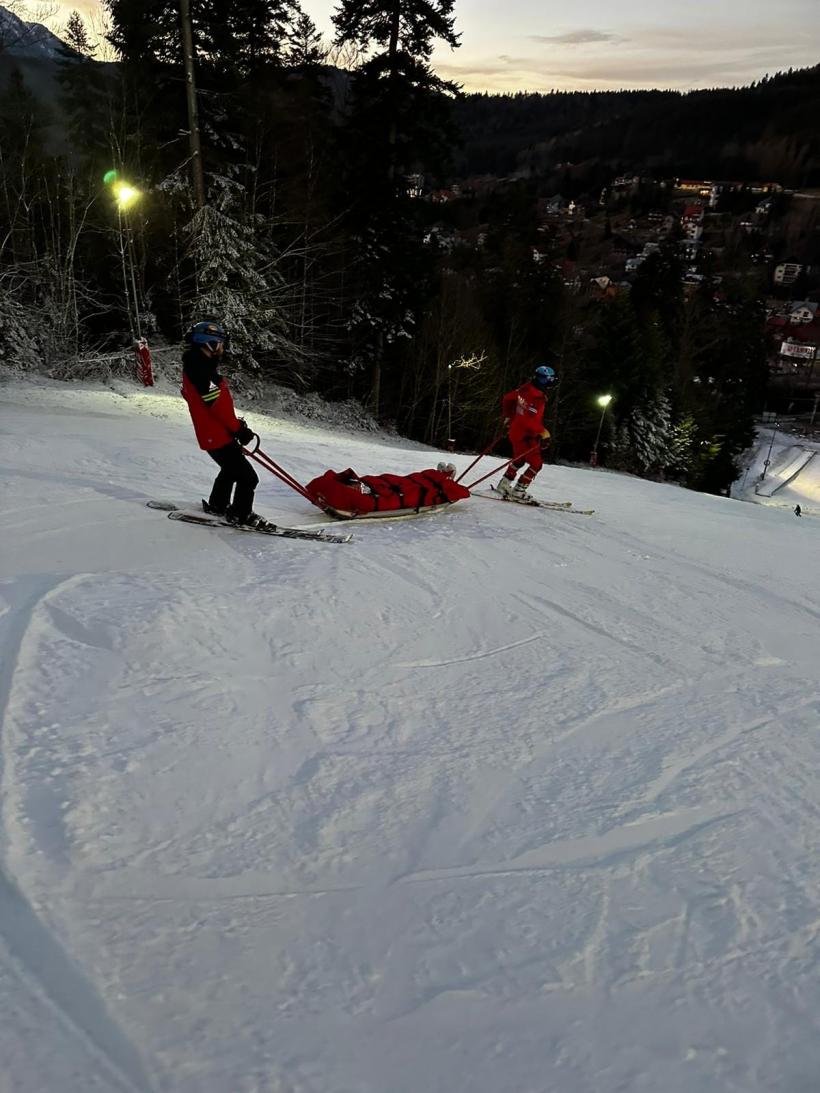 Adolescentă de 17 ani, traumatism la coloană după o căzătură pe pârtie 18817732