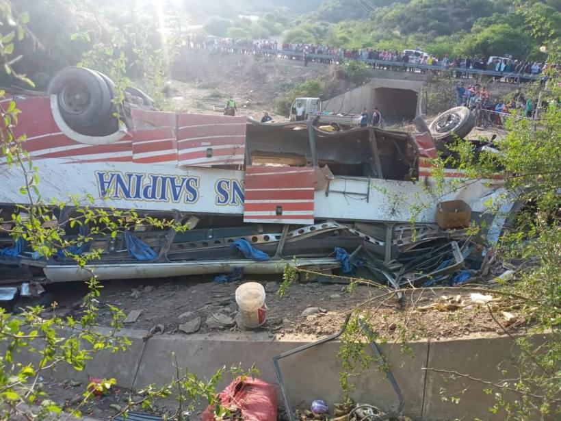 Un autobuz a căzut de pe o stâncă, în Bolivia: 11 morți și 23 de răniți 18817851