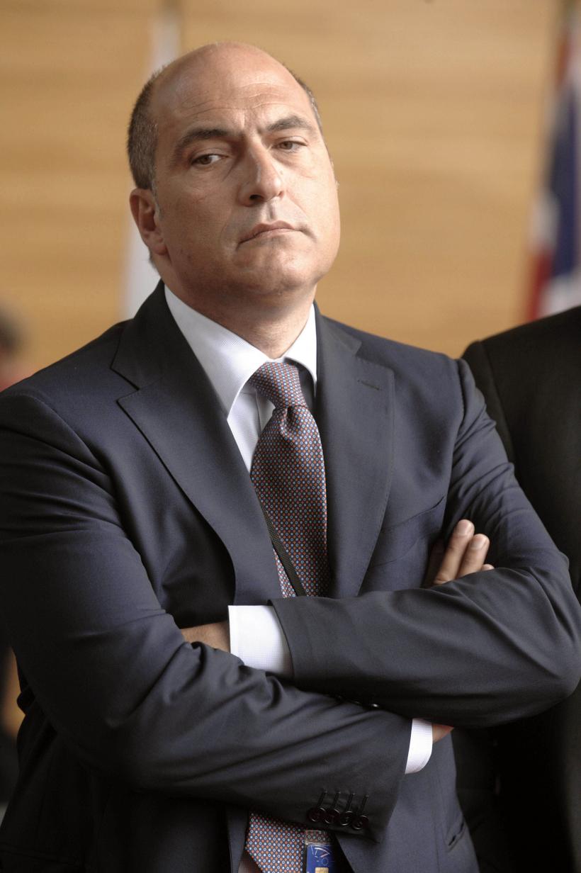 Corupție la nivel înalt. PE a început procedura de urgență pentru ridicarea imunității a doi eurodeputați 18818181