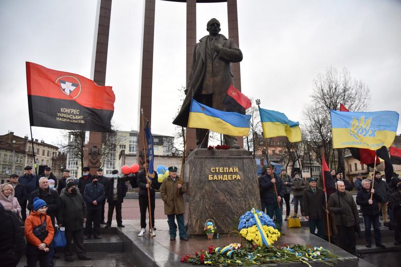 Stepan Bandera, erou în Ucraina, criminal în Polonia. Varșovia protestează din nou împotriva genocidului din Volânia 18818363