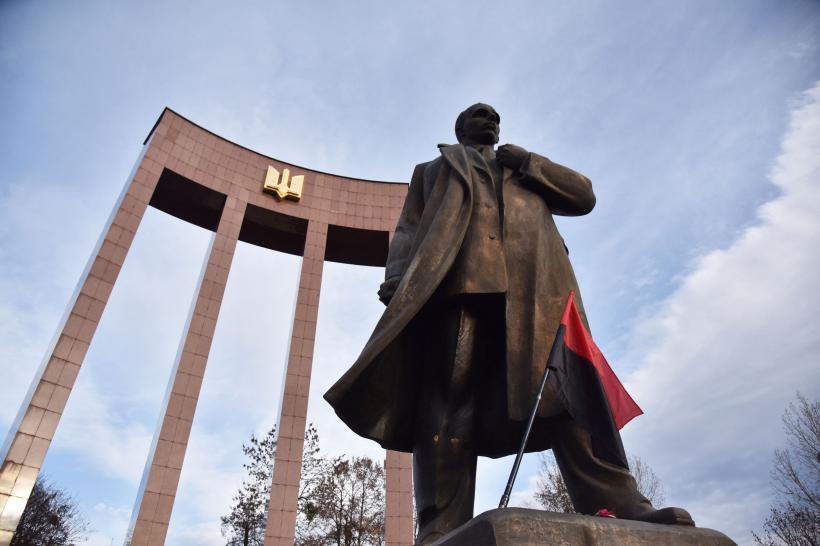 Stepan Bandera, erou în Ucraina, criminal în Polonia. Varșovia protestează din nou împotriva genocidului din Volânia 18818364