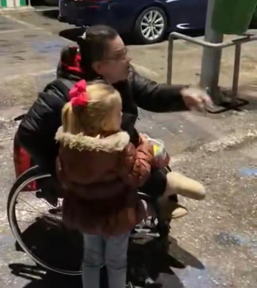 Scene ireale la Constanța: femeie în scaun cu rotile, lăsată fără mașină de Poliția Locală pentru că parcase pe un loc destinat persoanelor cu dizabilități