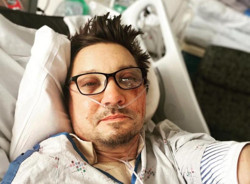 Jeremy Renner își revine după accidentul GRAV suferit în timp ce își deszăpezea curtea 18818489