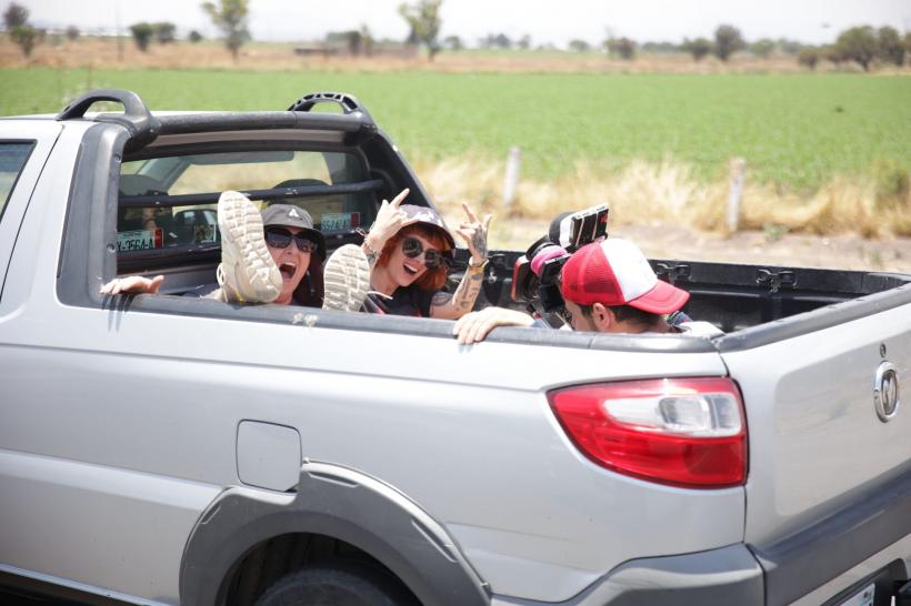 Bie Adam alias Tequila, despre America Express: „Mamei i-a fost mai puțin frică decât mie, eu sunt mai panicată. Mă trezeam noaptea și întrebam: Am dormit cu telefonul de securitate sub pernă, cu mâna pe el” 18818723