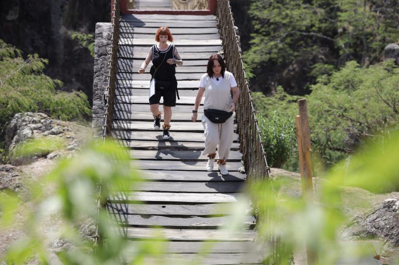 Bie Adam alias Tequila, despre America Express: „Mamei i-a fost mai puțin frică decât mie, eu sunt mai panicată. Mă trezeam noaptea și întrebam: Am dormit cu telefonul de securitate sub pernă, cu mâna pe el” 18818725