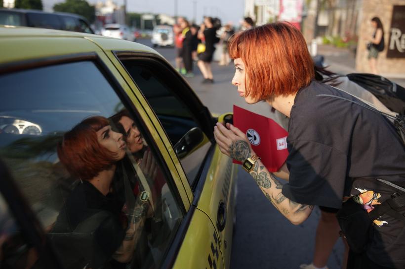 Bie Adam alias Tequila, despre America Express: „Mamei i-a fost mai puțin frică decât mie, eu sunt mai panicată. Mă trezeam noaptea și întrebam: Am dormit cu telefonul de securitate sub pernă, cu mâna pe el” 18818729