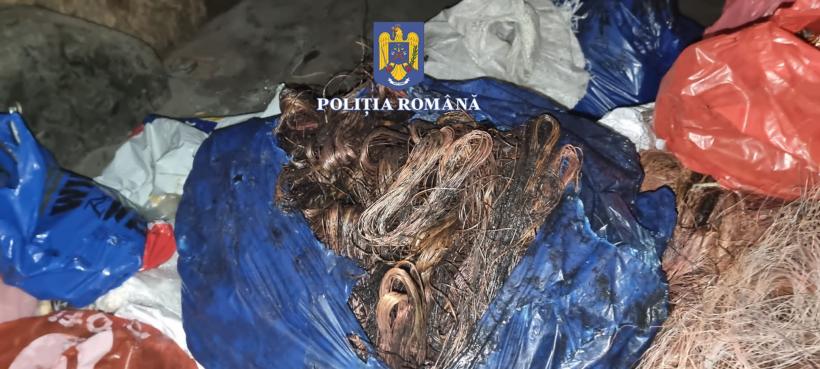 Trei bărbați care au furat peste 1.600 de metri de cablu au fost arestați 18818876