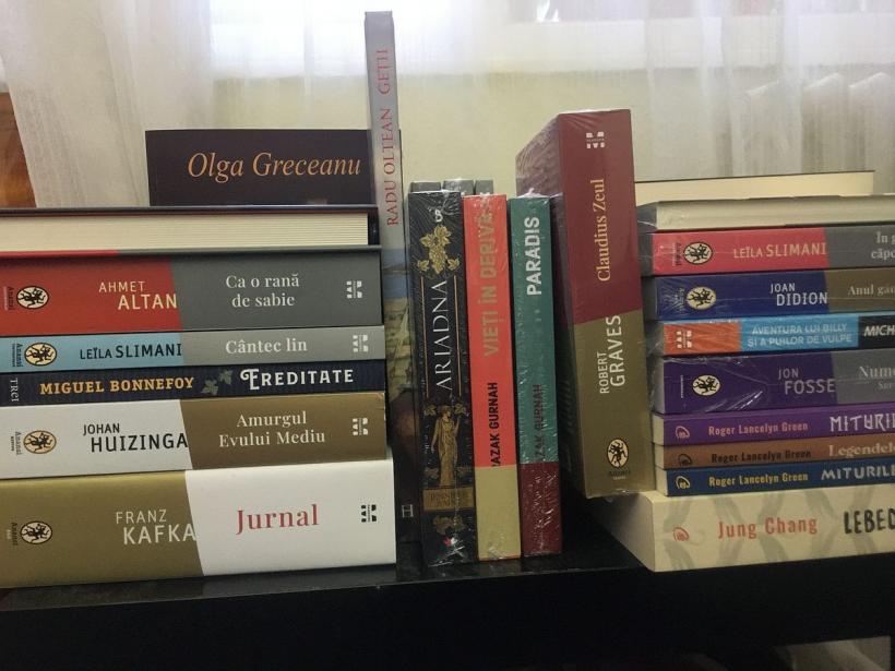 Lăsați ecranele! Lecturile anului 2023 18818753