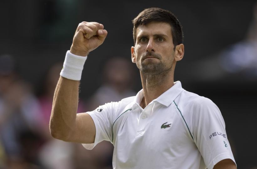 Djokovic îl învinge pe Medvedev în semifinala de la Adelaide 18819046