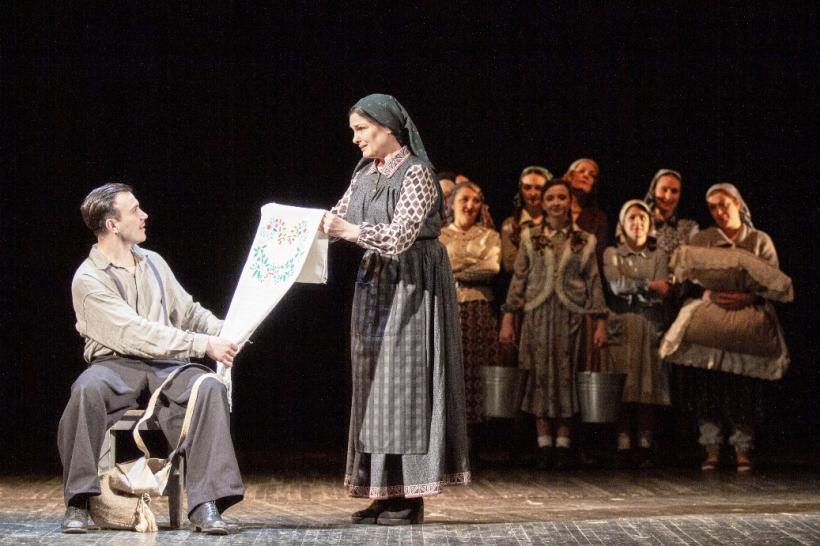 Două montări de anvergură ale Teatrului Naţional ”Mihai Eminescu” din Chișinău, la TNB! 18819092