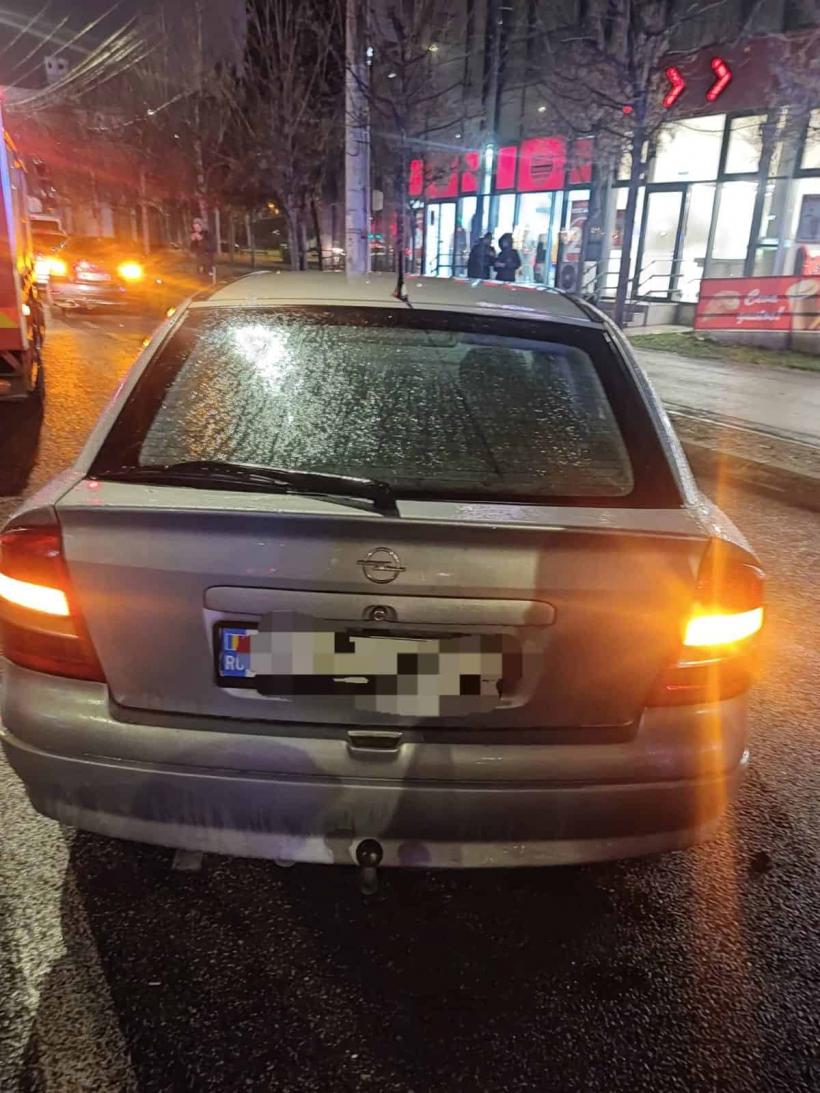 Carambol cu 3 mașini în Drobeta Turnu Severin. O persoană a fost rănită 18819405