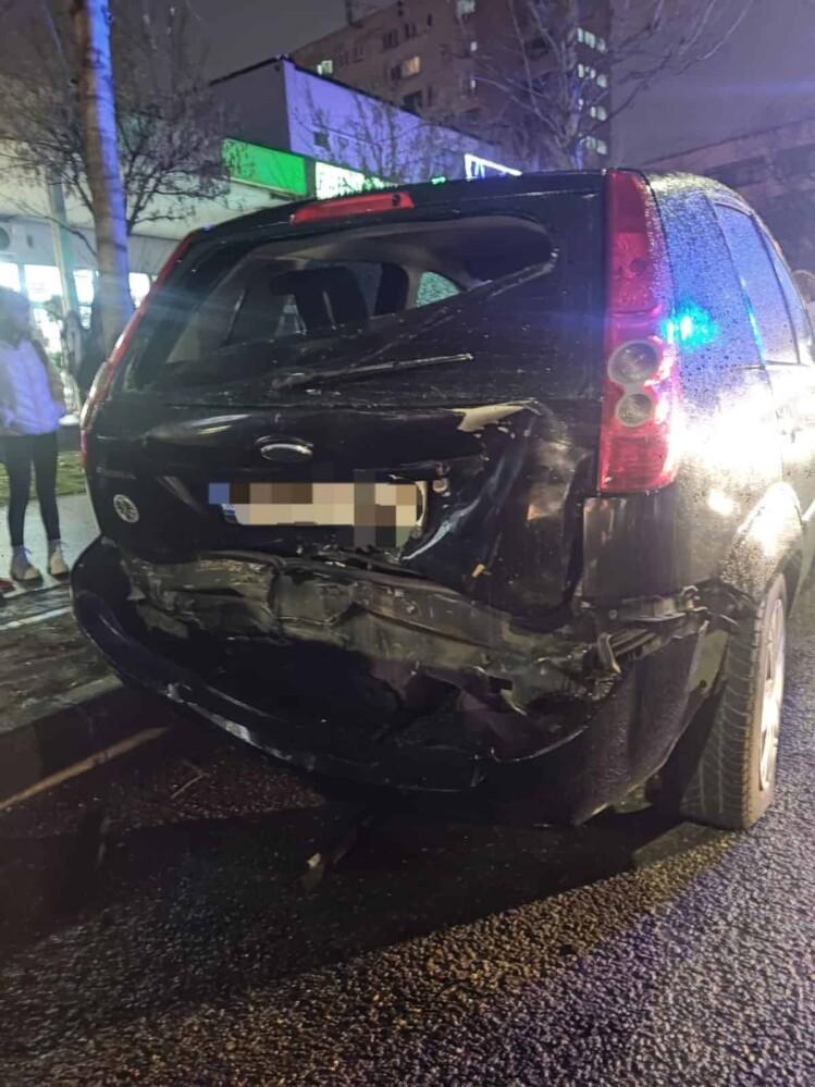 Carambol cu 3 mașini în Drobeta Turnu Severin. O persoană a fost rănită