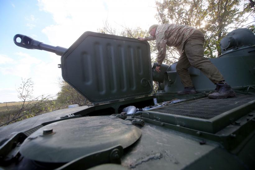 Război în Ucraina, ziua 320. Volodimir Zelenski spune că forțele ucrainene își mențin pozițiile în două orașe din Donbas