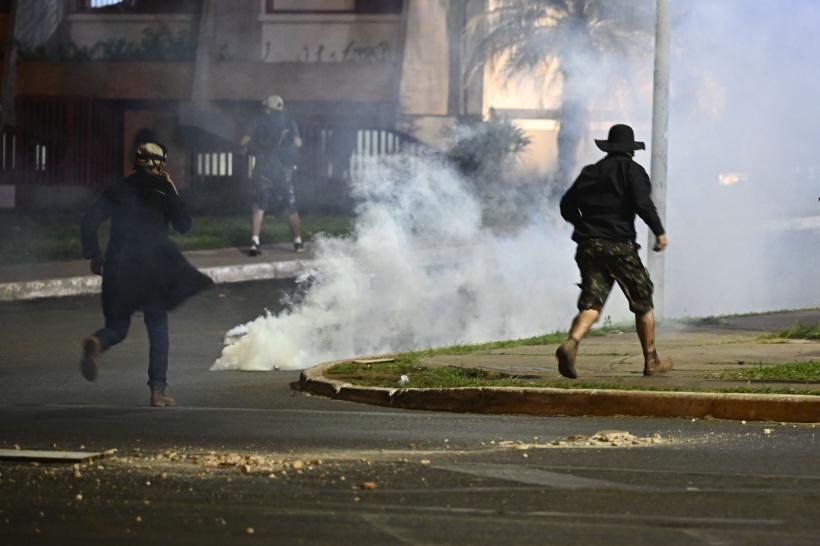 Violențe extreme în Brazilia: Peste 170 de persoane reţinute, mii de protestatari în jurul Parlamentului 18819239