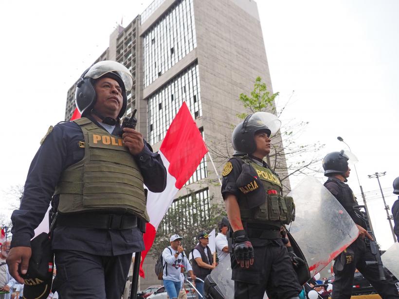Peru: 17 morți în ciocnirile violente dintre protestatari și poliție 18819471