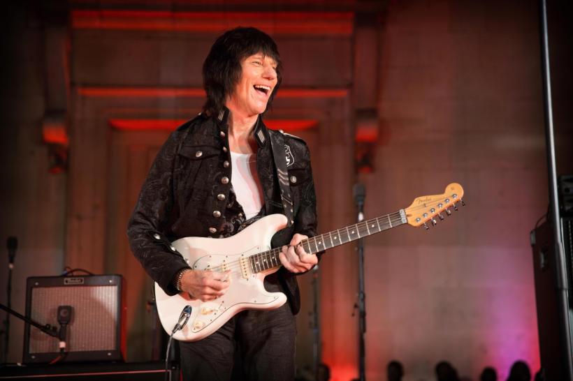 Doliu în lumea muzicii: Legendarul chitarist Jeff Beck a murit la vârsta de 78 de ani 18819815