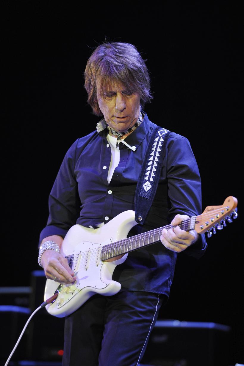 Doliu în lumea muzicii: Legendarul chitarist Jeff Beck a murit la vârsta de 78 de ani 18819816