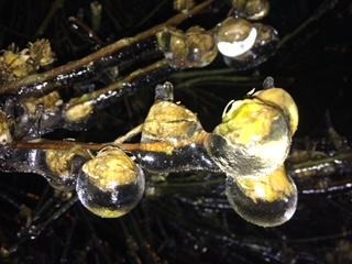 Ploaia înghețată se extinde în România. Cod galben de polei în 10 județe 18819894