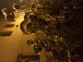 Ploaia înghețată se extinde în România. Cod galben de polei în 10 județe 18819895