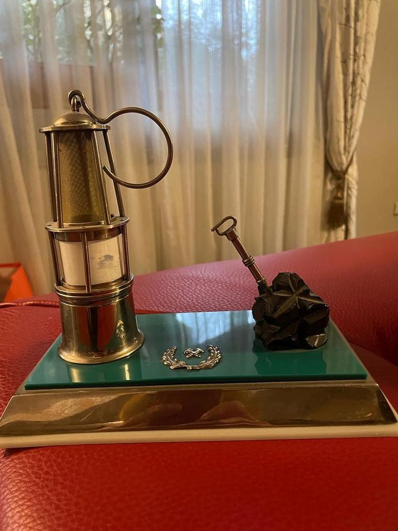 O idee de milioane 18819956