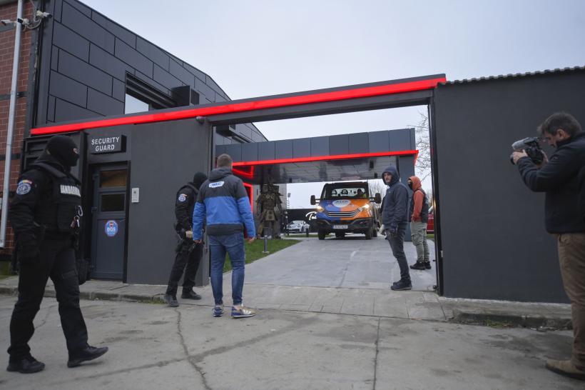 Bolizii de lux ai fraților Tate, confiscați de Statul Român. Iată imaginile! 18820341