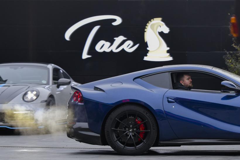 Bolizii de lux ai fraților Tate, confiscați de Statul Român. Iată imaginile! 18820353