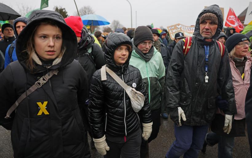 Greta Thunberg se alătură protestului din satul german față de extinderea minei de cărbune 18820388