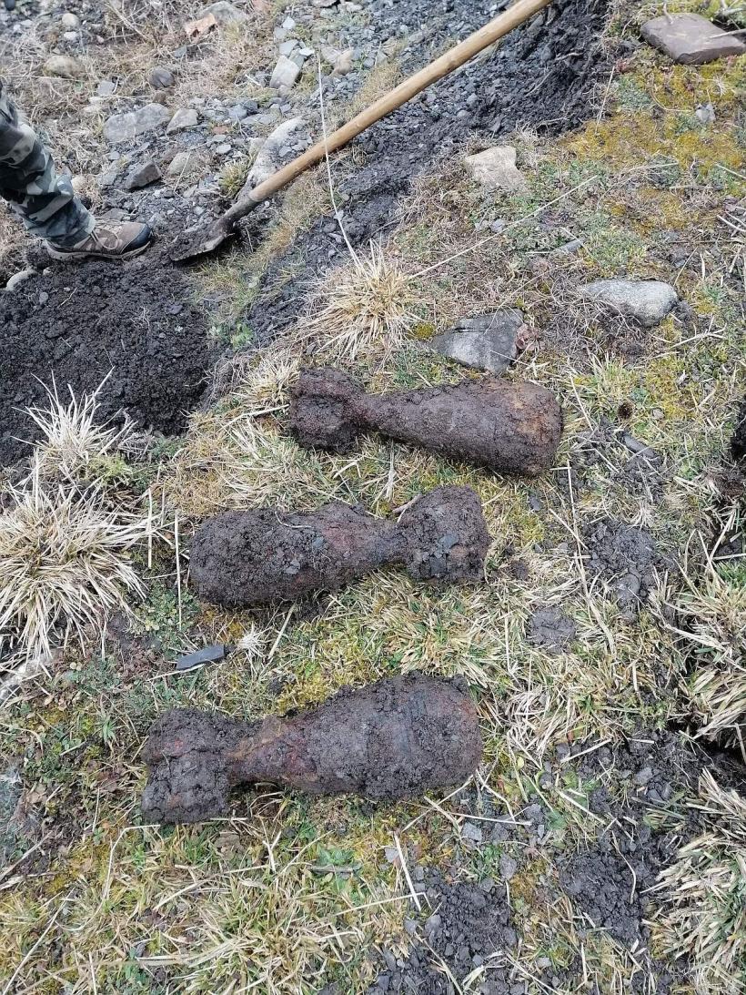 Elemente de muniţie din Al Doilea Război Mondial, descoperite pe Valea Uzului