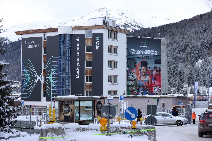 Liderii lumii se distrează cu prostituate de lux la summitul de la Davos? 18820956