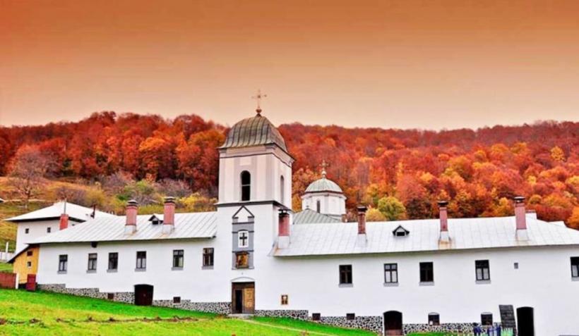 România se întoarce în timp. Scandalul de la mănăstirea Frăsinei continuă. Nu toți preoții au semnat blestemul 