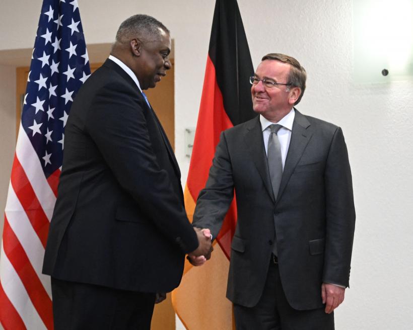 Germania reafirmă poziţia unitară cu SUA privind asistenţa militară oferită Ucrainei 18821283