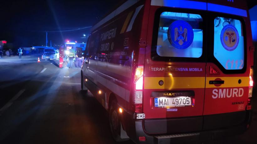 Mobilizare la Constanța după un accident între un microbuz și un autoturism 18821463
