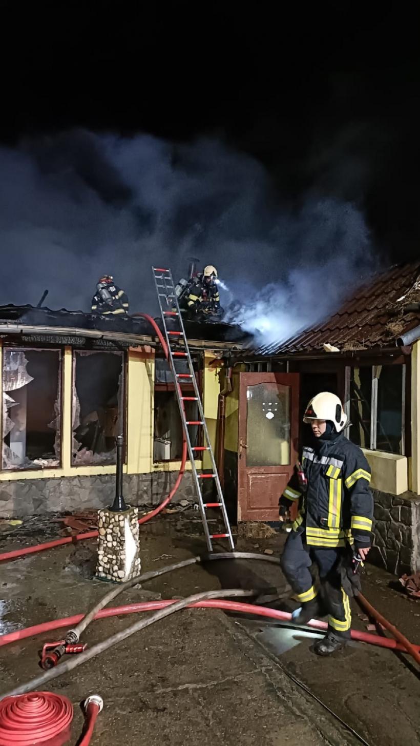Incendiu la restaurant 18821329
