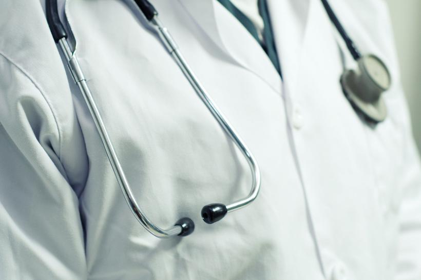 Medic oncolog de la Spitalul Județean Suceava, acuzat că a luat mită de la 64 de pacienți