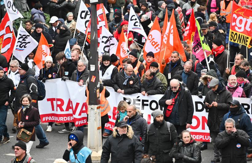 Proteste URIAȘE în Franța. Peste un milion de persoane au ieșit în stradă