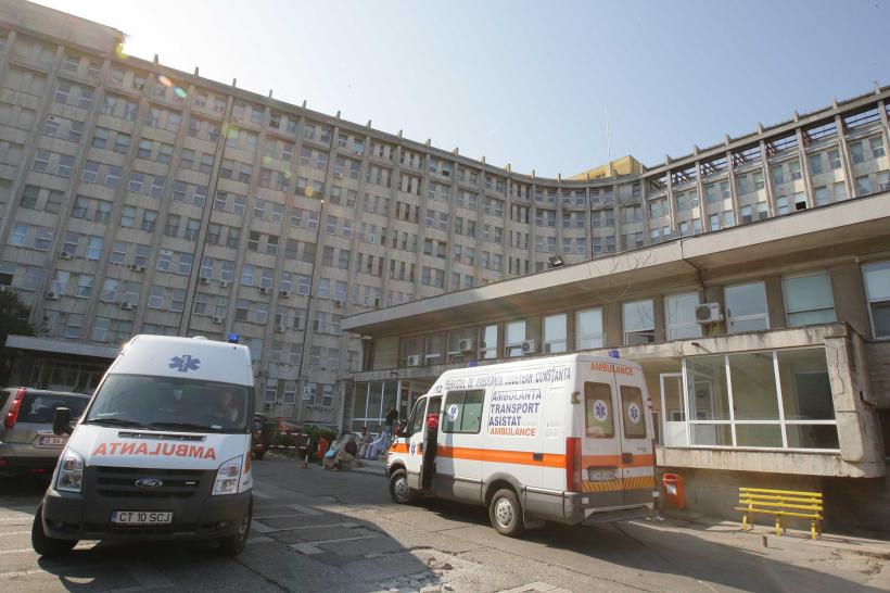 Spitalul Județean Constanța își bate joc de pacienți: &quot;Ardeii umpluți cred că sunt din ciment sau ipsos. Ciorba e  neagră!&quot;