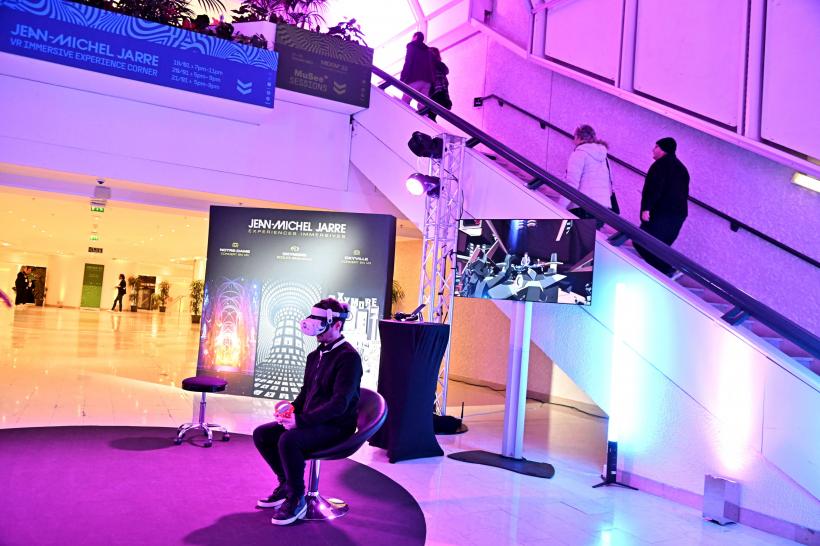 La 74 de ani, Jean-Michel Jarre oferă un spectacol senzațional cu Oxymore, cel mai recent album 18821771