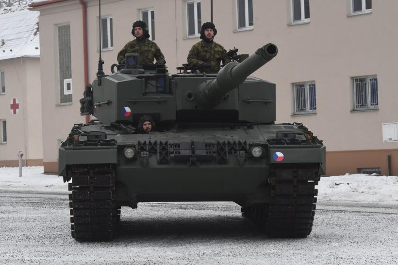 Surse:Germania va trimite un număr redus de tancuri în Ucraina, în cadrul înțelegerii cu SUA
