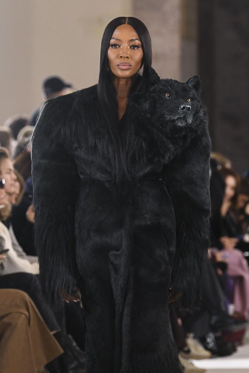 Vedetele fac senzație la Paris Fashion Week 2023: Doja Cat, Irina Shayk, Naomi Campbell, Roger Federer și mulți alții 18822097