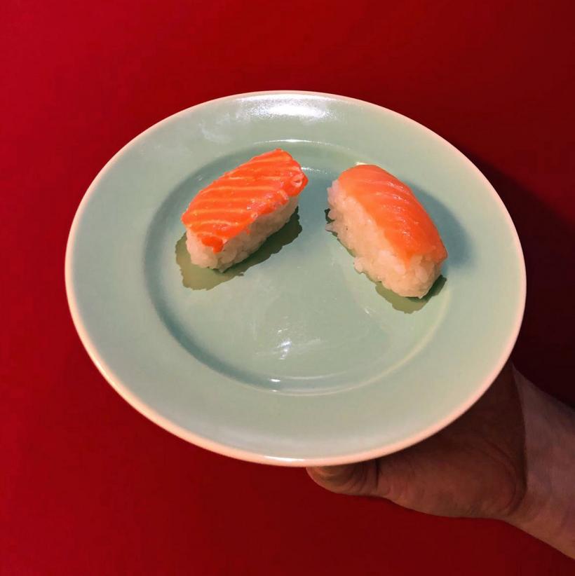 Japonezii scot la vânzare carne de balenă în automate! 18822136