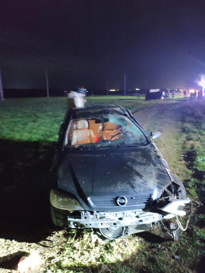 Accident rutier cu trei mașini în județul Constanța! Unul dintre autoturisme s-a răsturnat