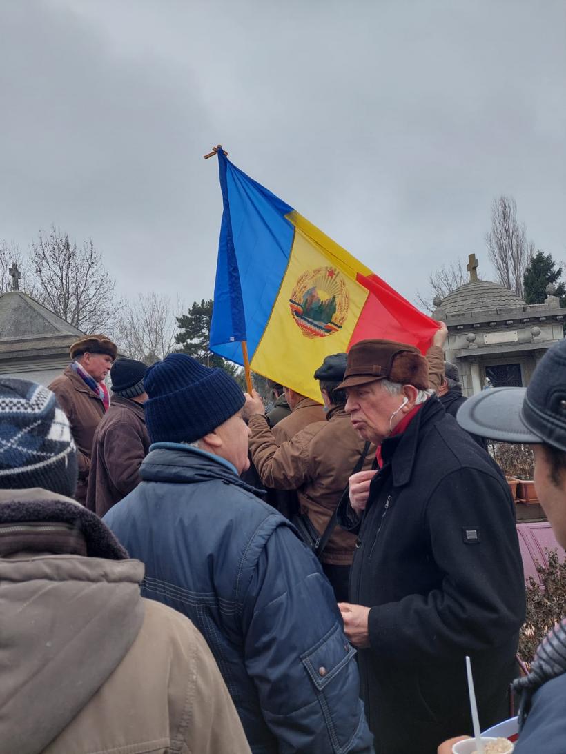 Neocomunismul la căpătâiul lui Ceaușescu. „Pescarul ce vrea? Să prindă pește! Rapidistul? Să bată Rapid! Așa e și la noi, la comuniști!” 18822399