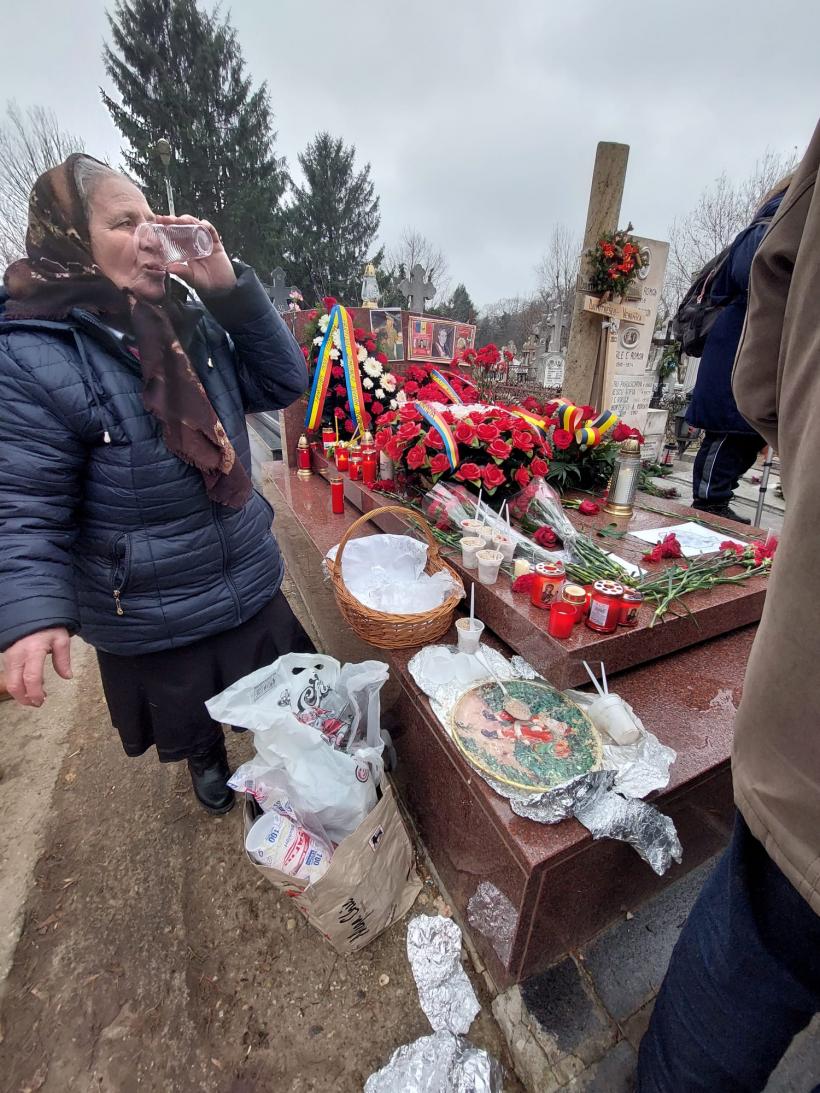 Neocomunismul la căpătâiul lui Ceaușescu. „Pescarul ce vrea? Să prindă pește! Rapidistul? Să bată Rapid! Așa e și la noi, la comuniști!” 18822400