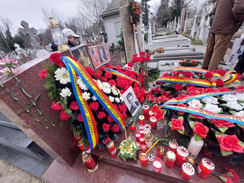 Neocomunismul la căpătâiul lui Ceaușescu. „Pescarul ce vrea? Să prindă pește! Rapidistul? Să bată Rapid! Așa e și la noi, la comuniști!” 18822401