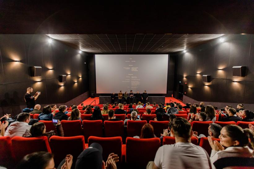Filmul Taximetriști, întâmpinat entuziast de public la proiecțiile speciale din țară. Caravana continuă până pe 30 ianuarie 18822604