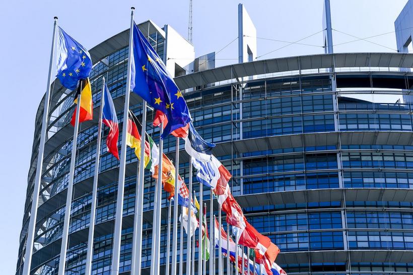 Comisia Europeană a aprobat reintroducerea schemei de ajutor pentru companiile din România