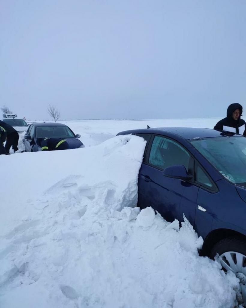 Două femei gravide, blocate în traficul din Buzău, salvate de pompieri 18822703