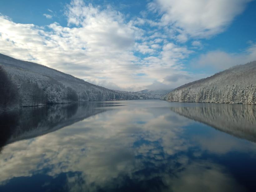 Peisaje uluitoare de iarnă din Parcul Național Semenic Cheile Carașului 18822671