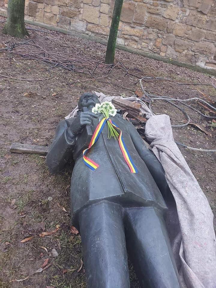 Ludovic Orban: Boc se comportă ca un veritabil urmaș al comuniștilor. A dărâmat statuia lui Iuliu Maniu 18822753